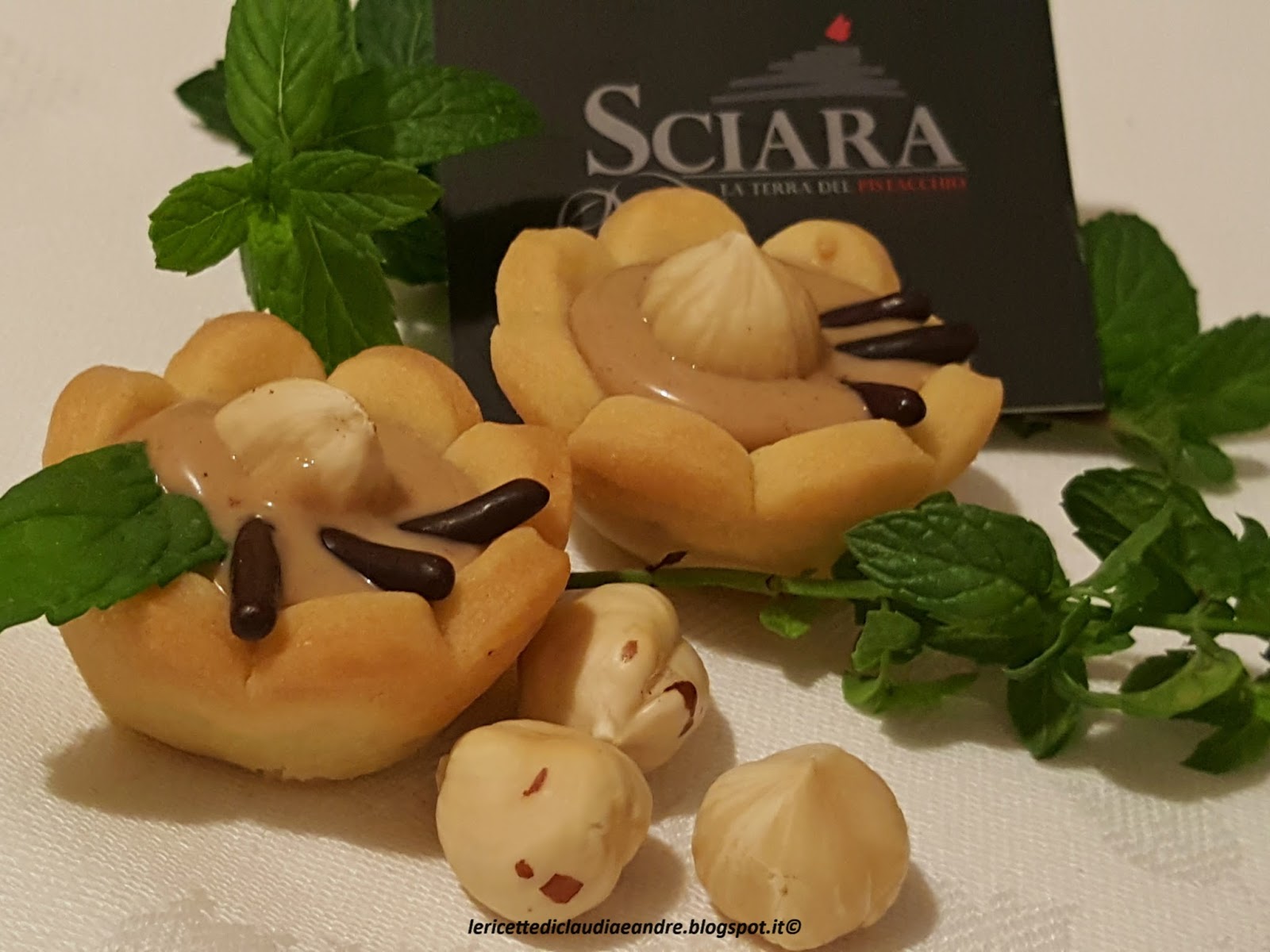 Cestini friabili con crema alle nocciole