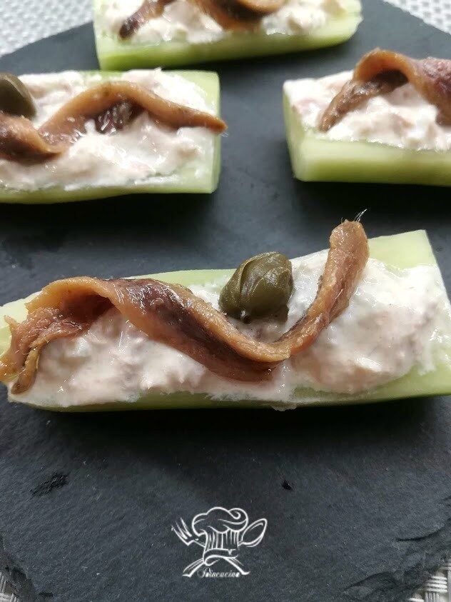 Cetrioli farciti di tonno cetrioli farciti di tonno