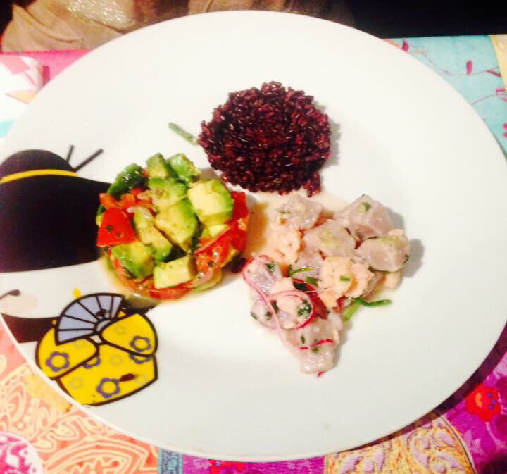 Ceviche, insalatina di avocado e riso venere