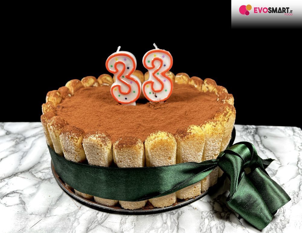 Charlotte al tiramisù: torta di compleanno facile e veloce