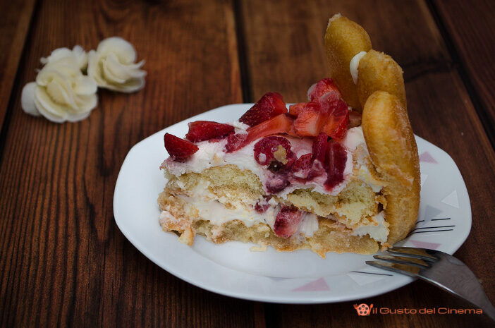Charlotte tiramisù fragole e cioccolato bianco