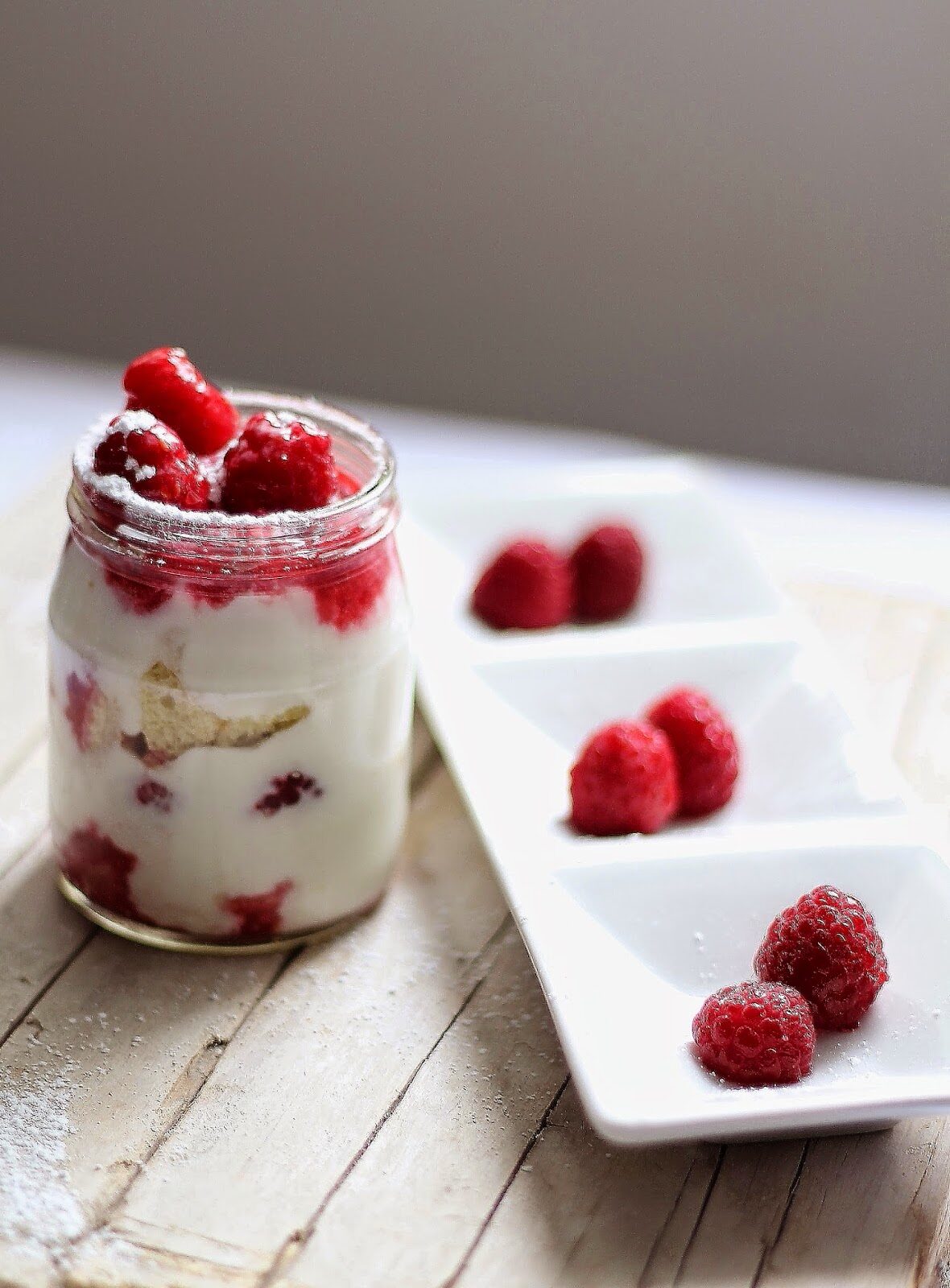 CHEESCAKE SCOMPOSTO AI LAMPONI