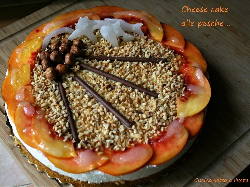 Cheese cake  di fine estate  con pesche