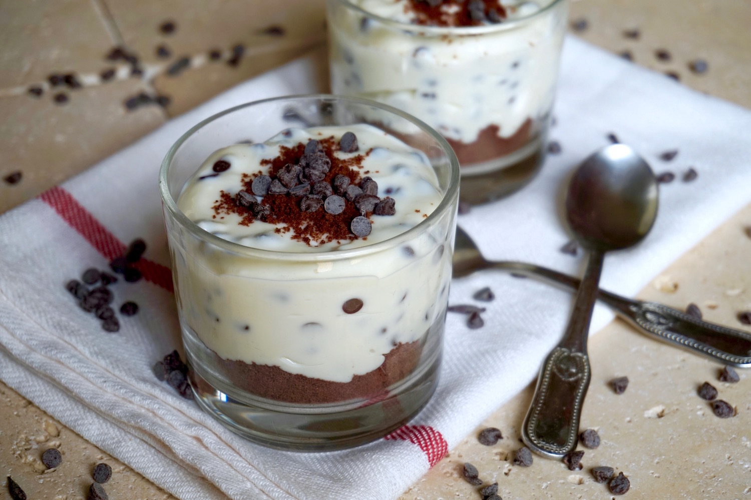 Cheesecake al cioccolato 4 ingredienti, senza cottura