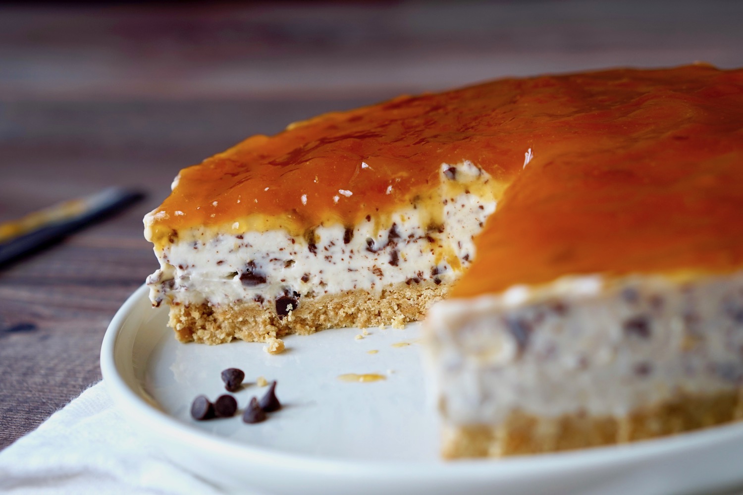 Cheesecake al cioccolato e albicocche senza cottura