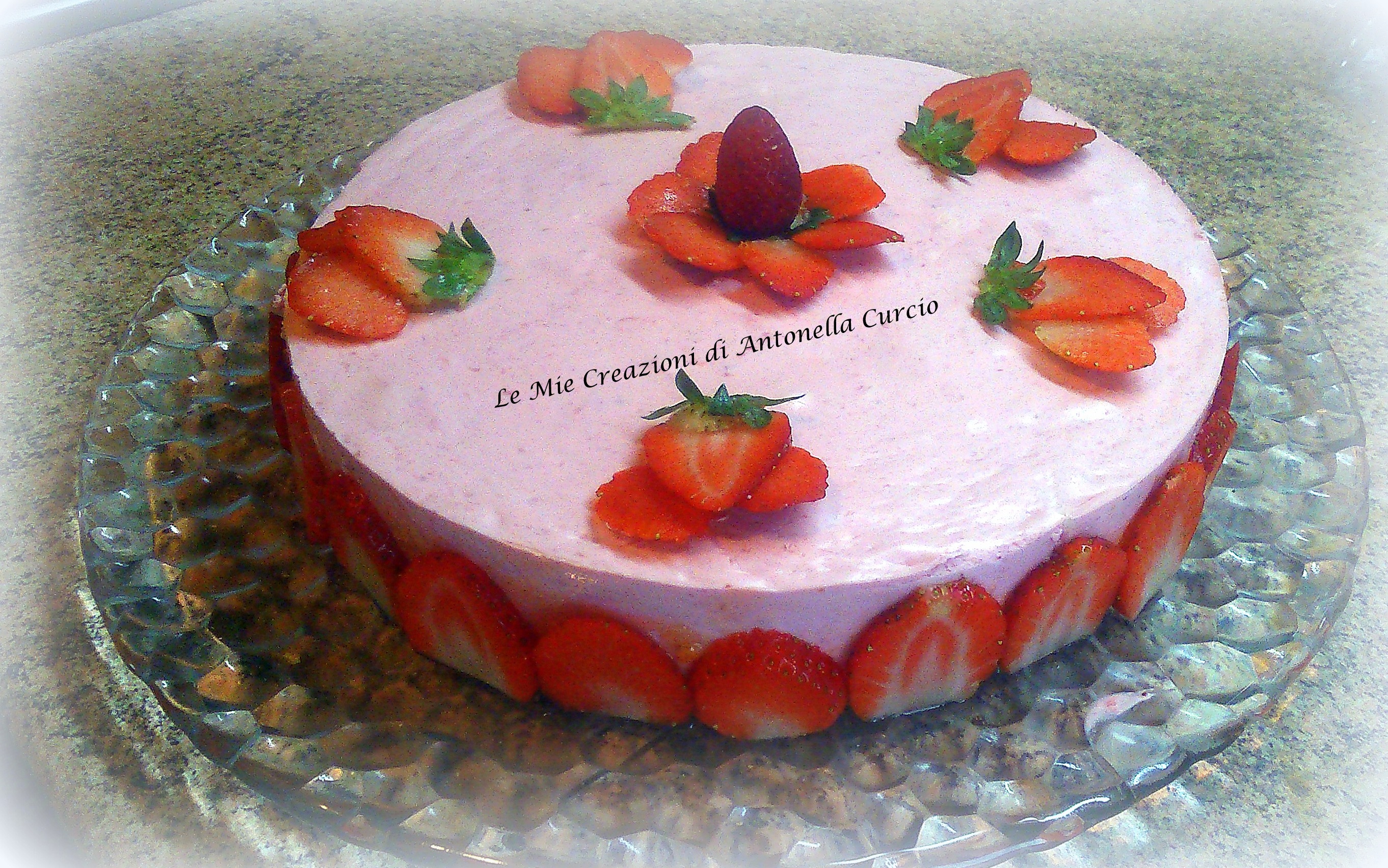 CHEESECAKE ALLE FRAGOLE SENZA GLUTINE E SENZA LATTOSIO