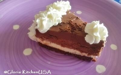 Cheesecake alle tre mousse di cioccolato