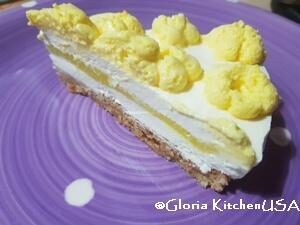 Cheesecake allo yogurt con sorpresa al limone