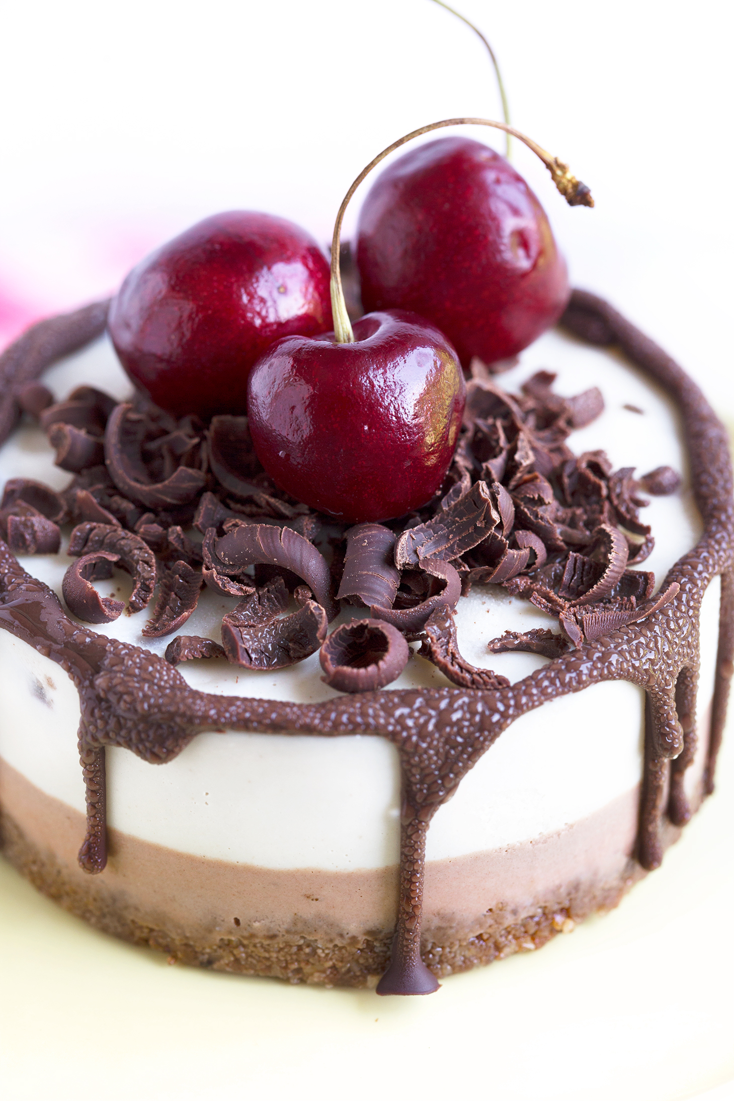 Cheesecake cioccolato e ciliegie black forest | vegan raw senza glutine