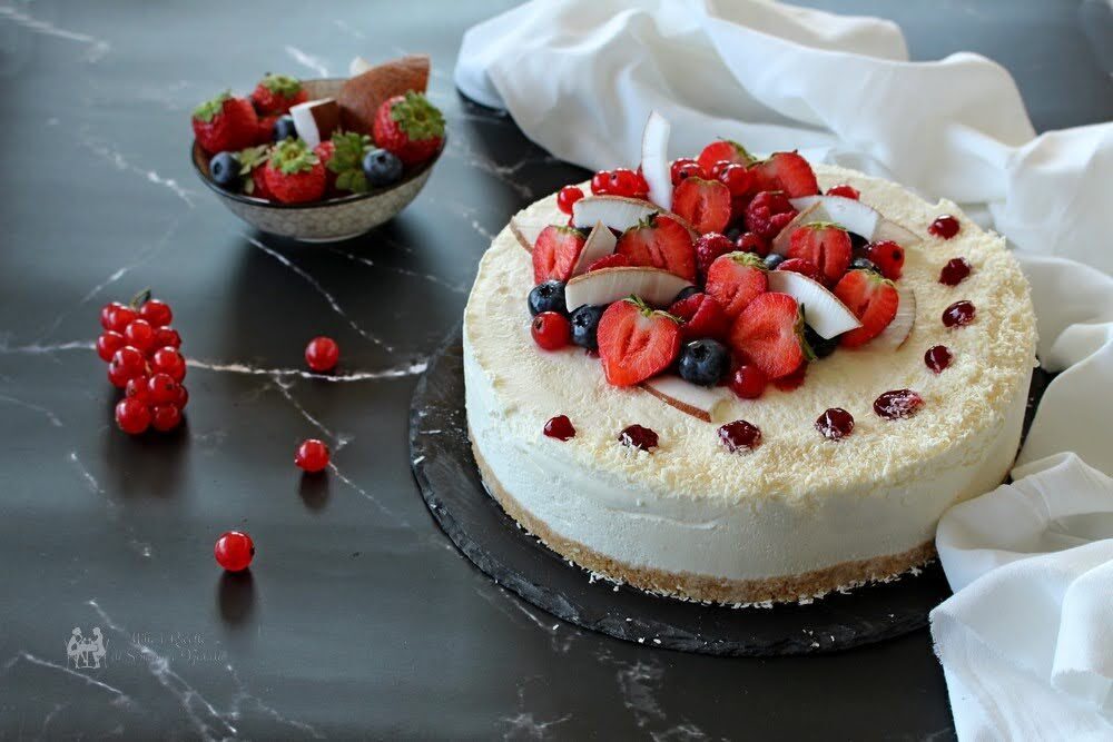 Cheesecake cocco e frutti di bosco