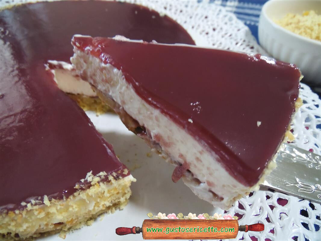 Cheesecake colomba e visciole