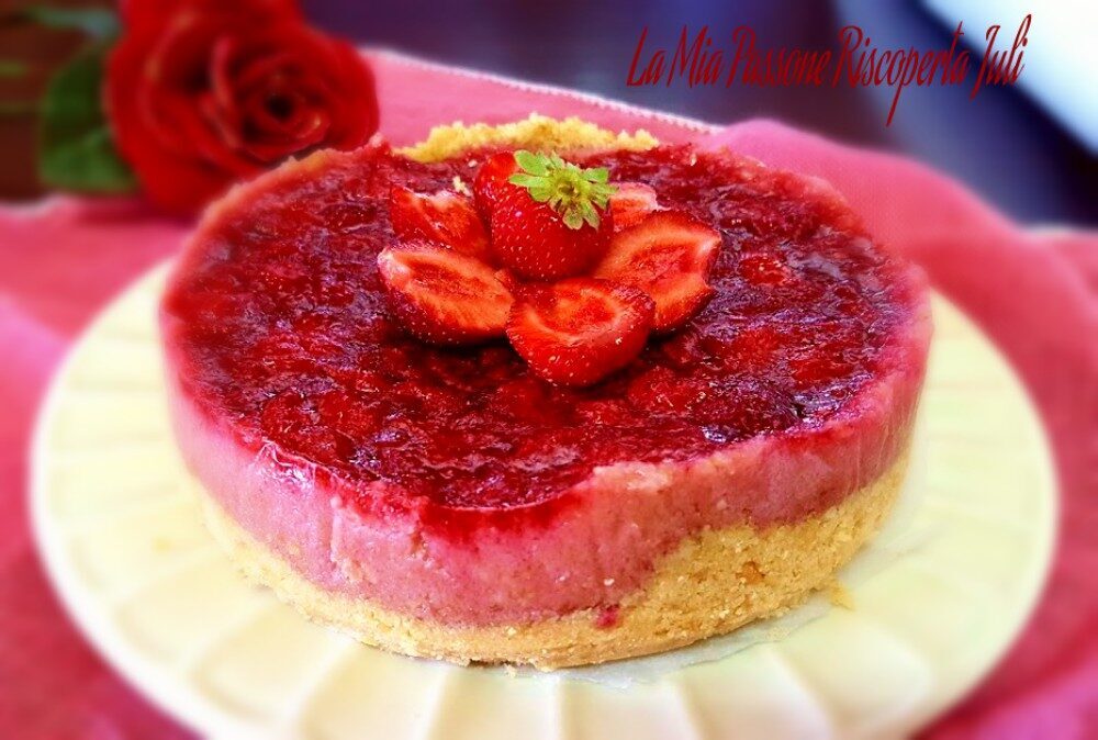 Cheesecake con fragole e gelatina