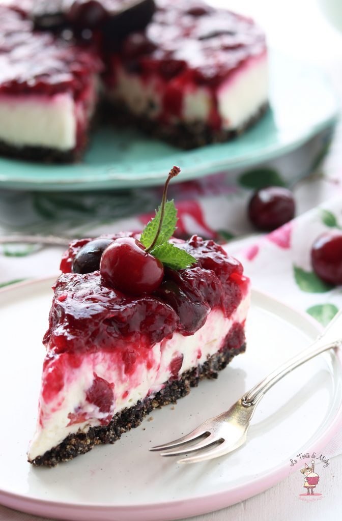 Cheesecake con oreo e ciliege senza cottura