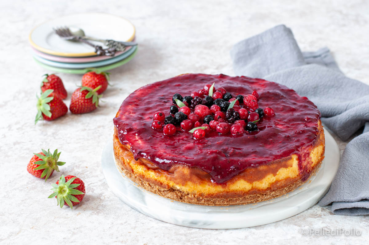 Cheesecake con skyr e frutti di bosco