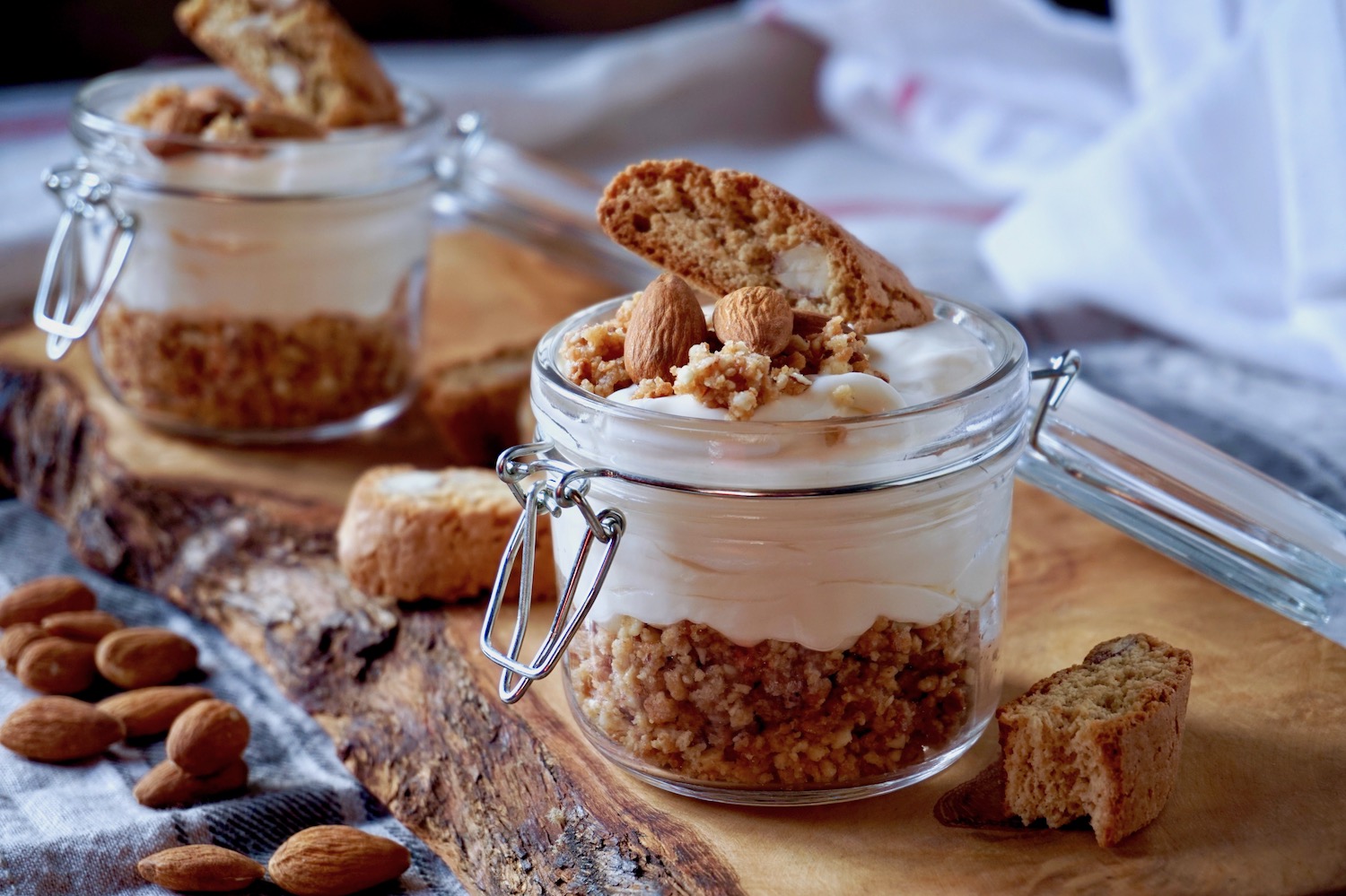 Cheesecake nel barattolo ai cantucci e marsala