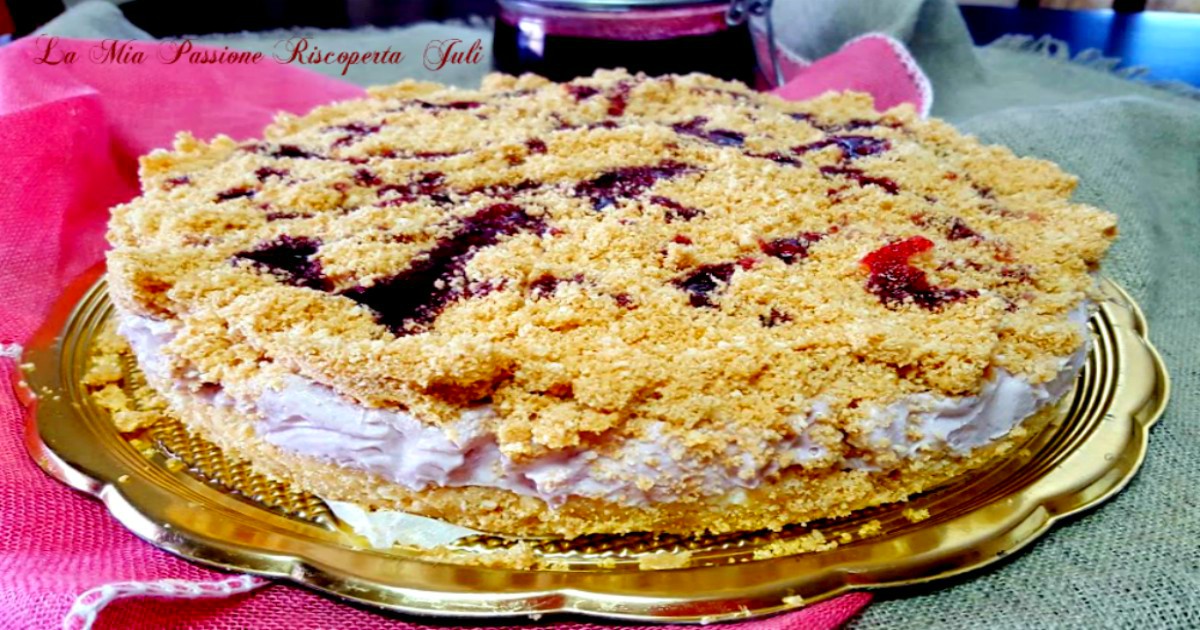 Cheesecake sbriciolata con marmellata di prugne rosse
