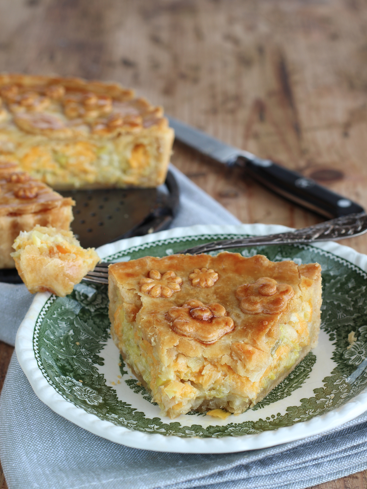 Cheesy onion pie