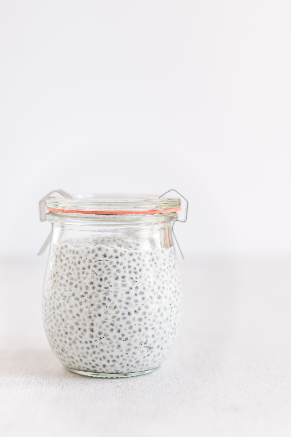 Chia pudding ricetta base – budino di semi di chia vegan senza glutine