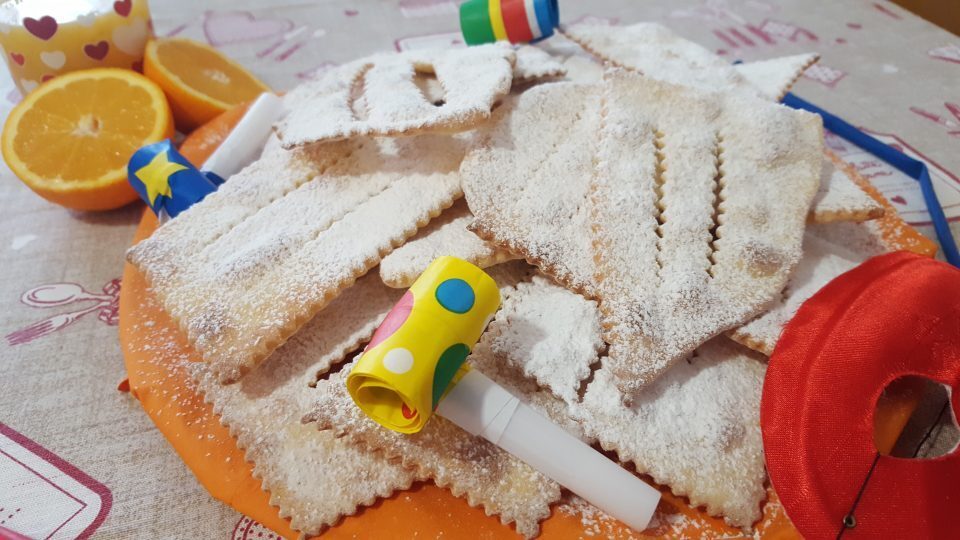CHIACCHERE DI CARNEVALE AL FORNO
