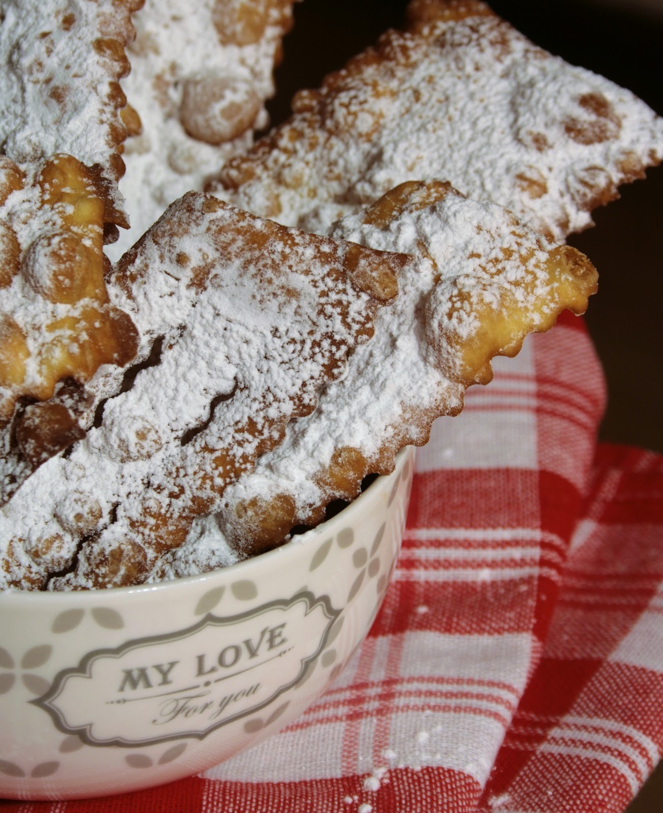 Chiacchiere croccantissime e leggerissime