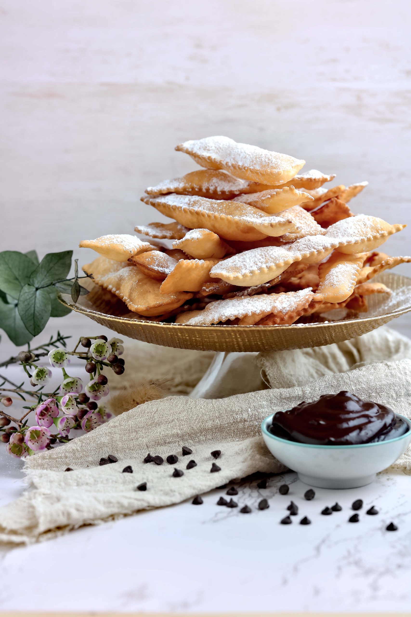 Chiacchiere di carnevale con sanguinaccio napoletano