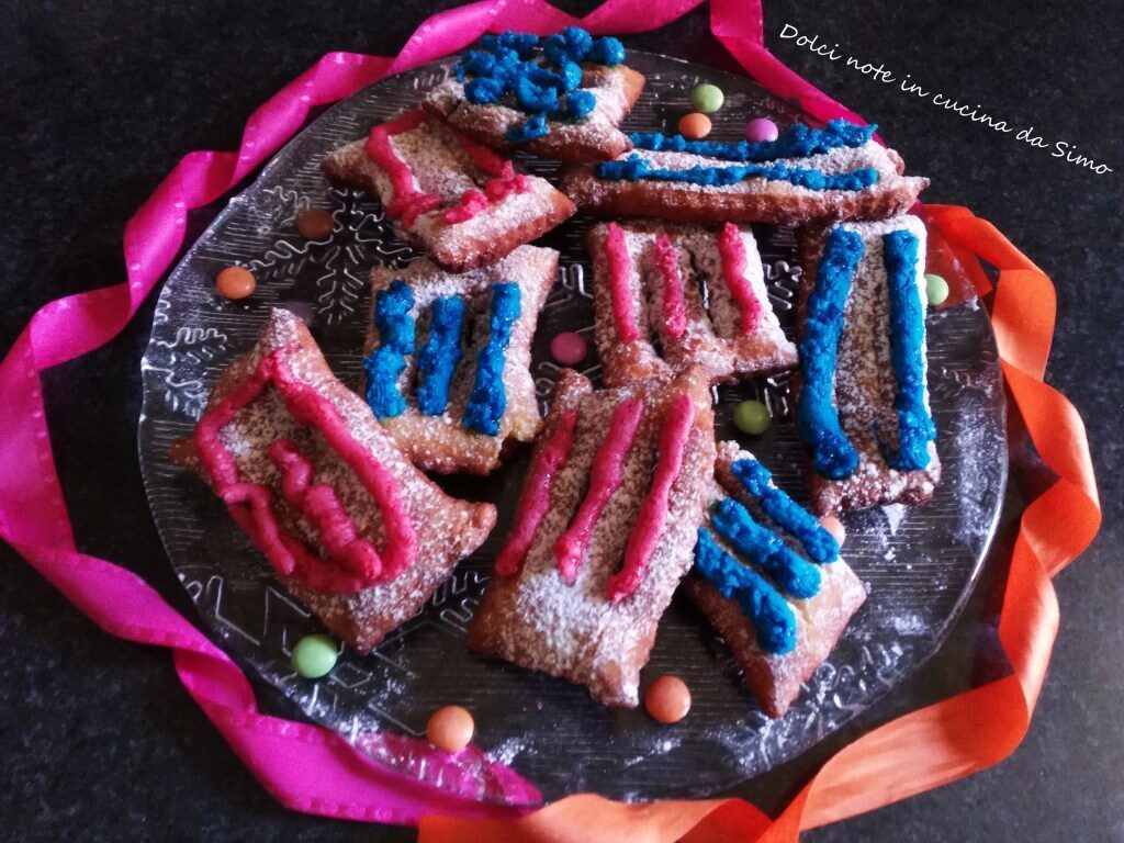 Chiacchiere di carnevale glassate