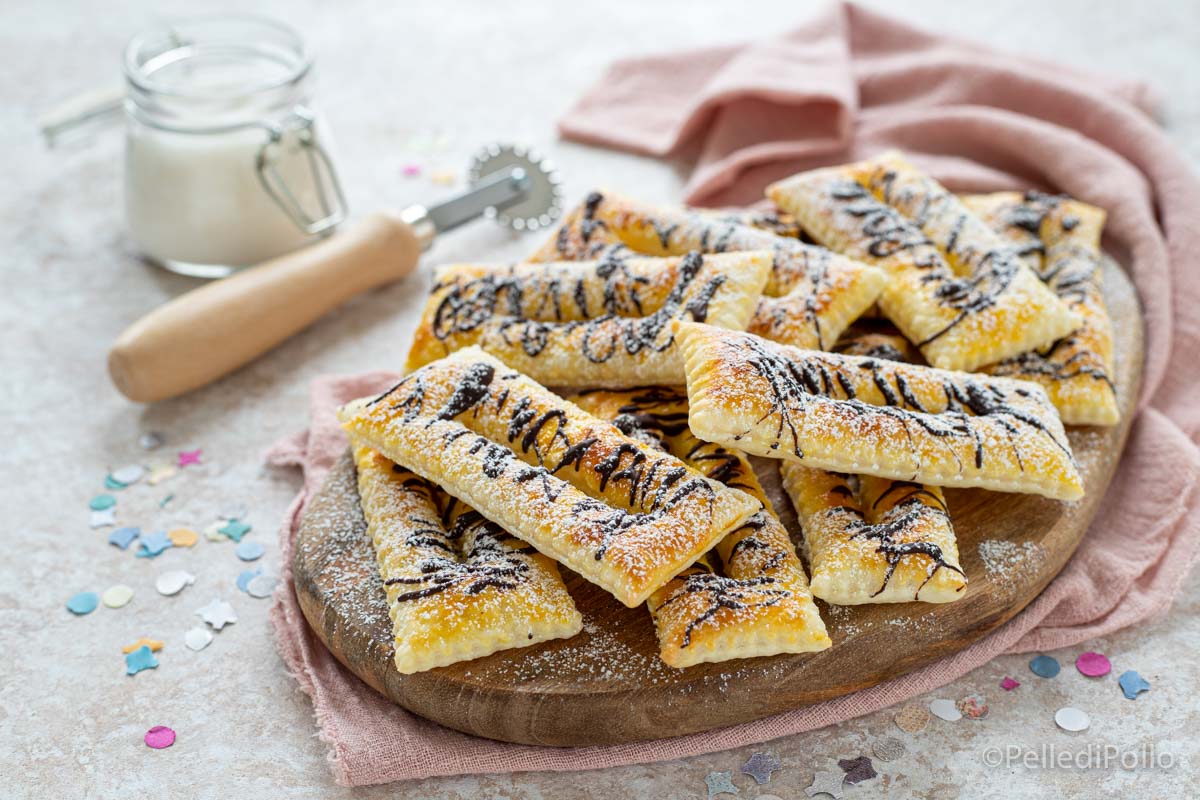Chiacchiere di pasta sfoglia al forno