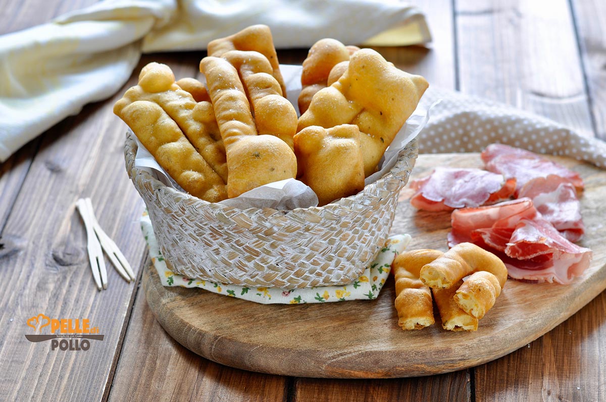 Chiacchiere salate di carnevale