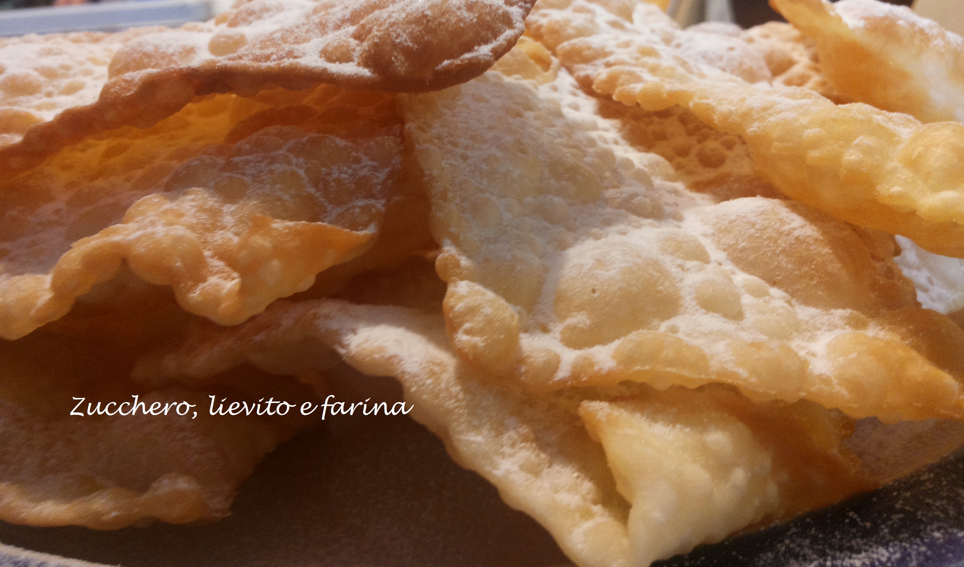 Chiacchiere senza zucchero (dolcificate con maltitolo)