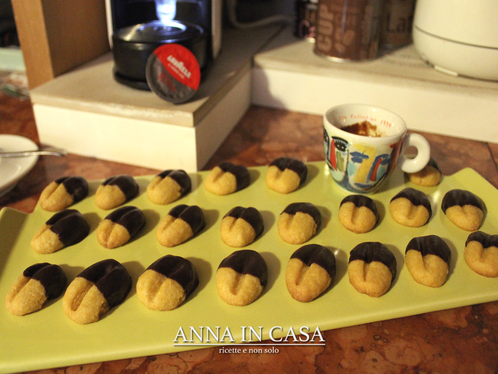 Chicchi di caffè (biscotti al caffè)