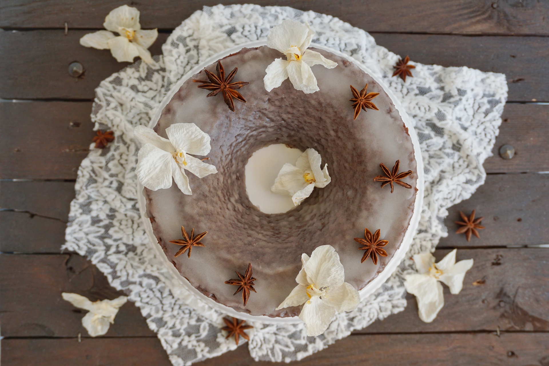 Chiffon cake al cacao e latte di mandorle