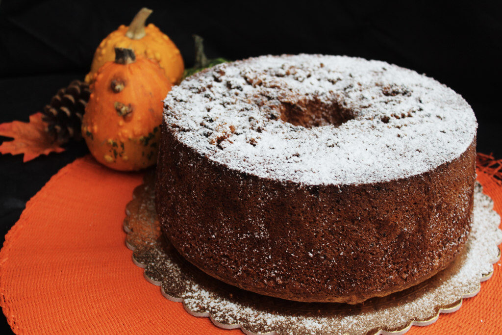 Chiffon cake alla zucca e alle nocciole