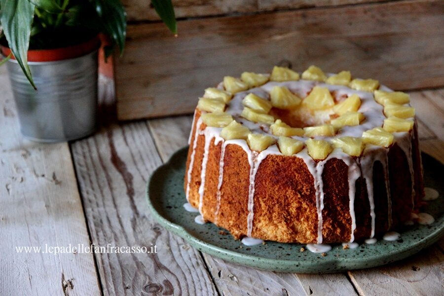 Chiffon cake all’ananas con glassa al maraschino
