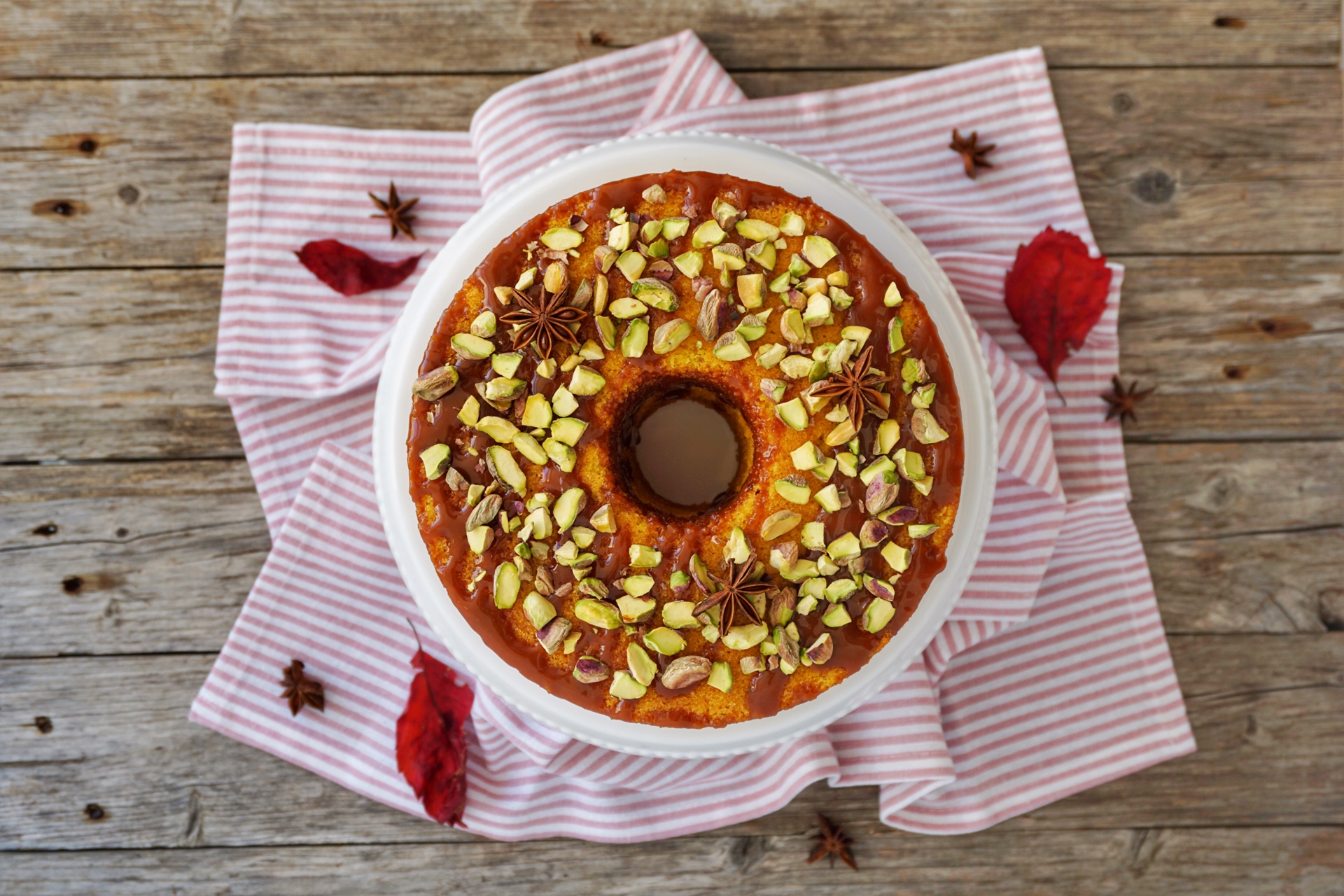 Chiffon cake alle spezie e caramello salato