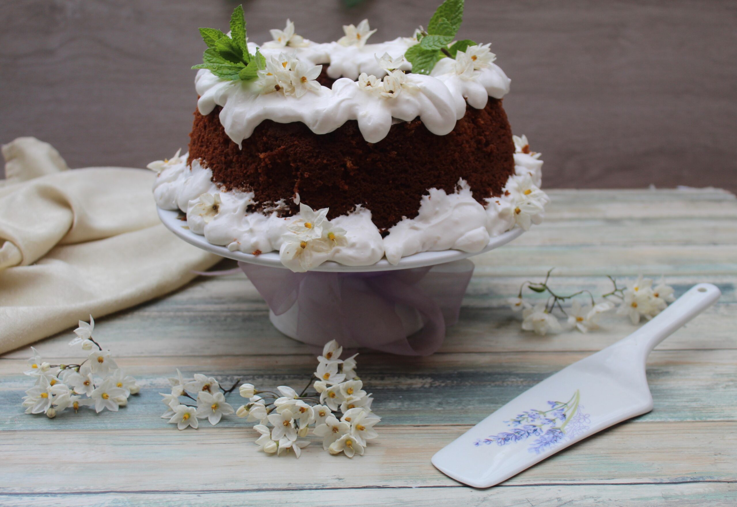 Chiffon Cake con crema ai gelsomini senza lattosio (Stati Uniti)