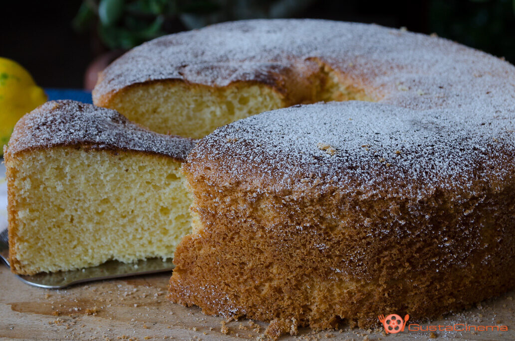 Chiffon cake soffice e delicata come una nuvola