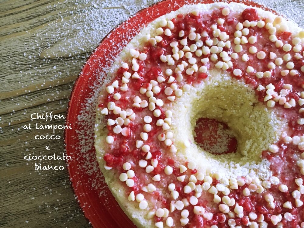Chiffon lamponi, cocco e cioccolato bianco