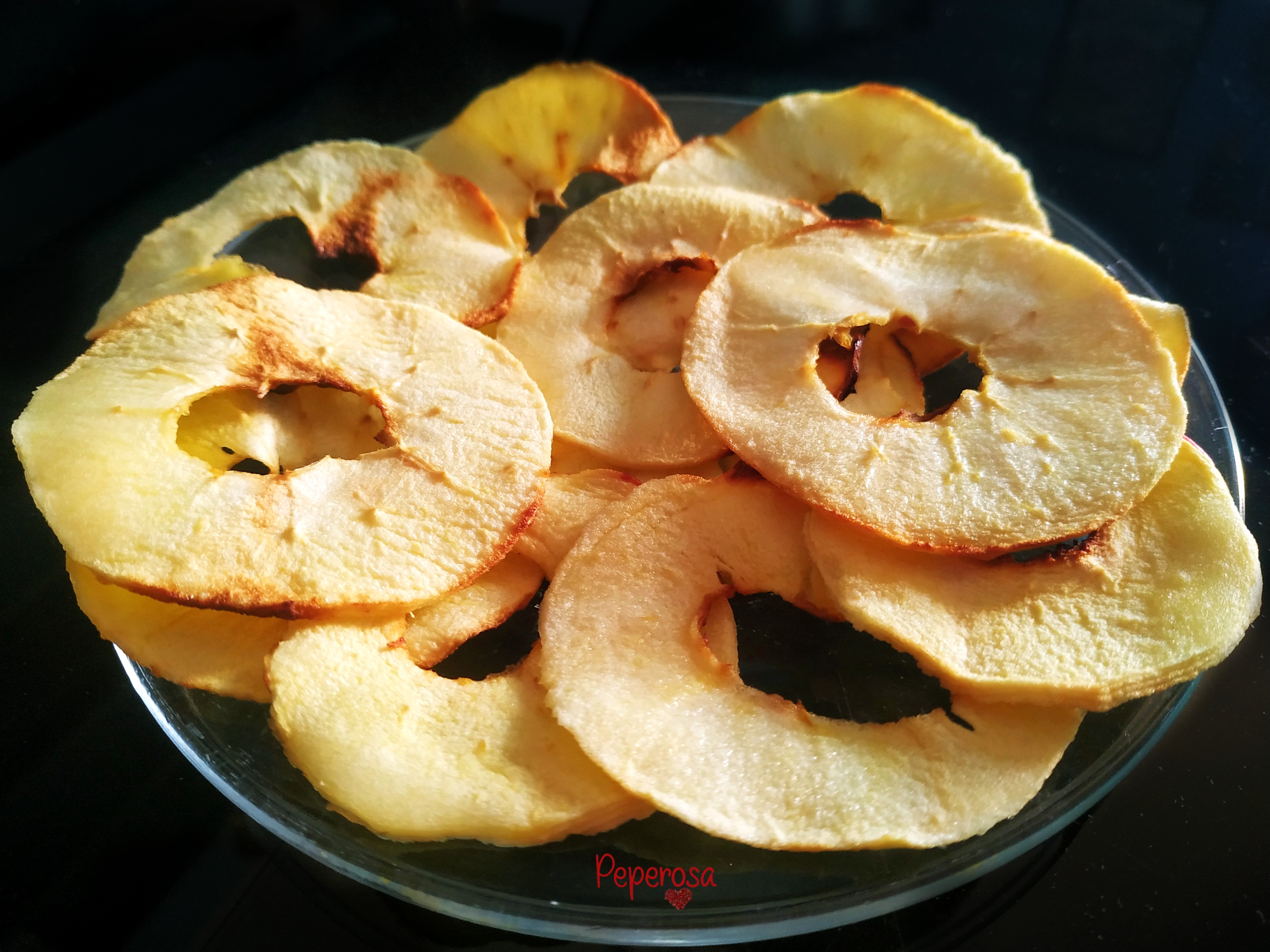 Chips di mele in friggitrice ad aria