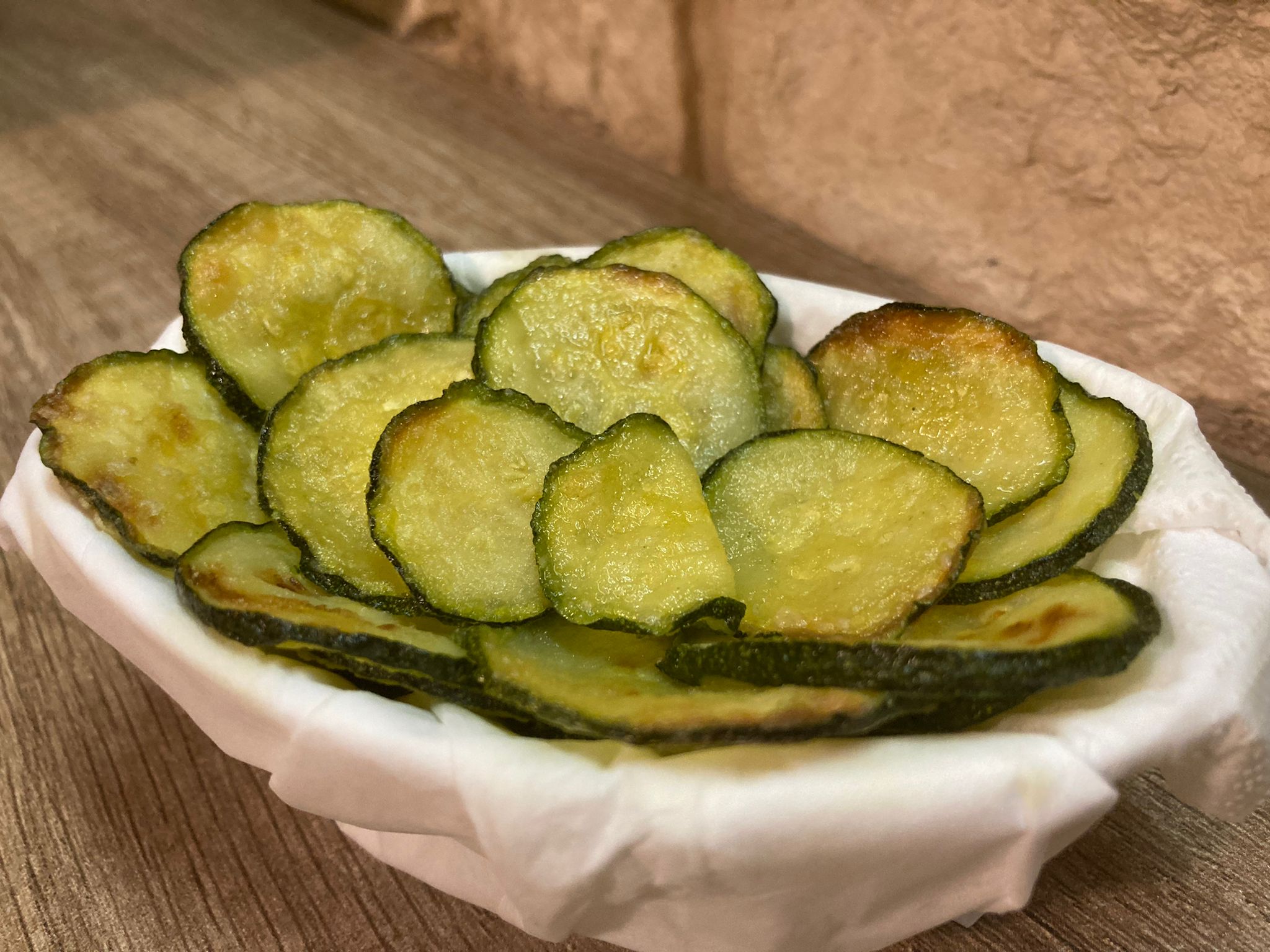 Chips di Zucchine ricetta: snack velocissimo e salutare