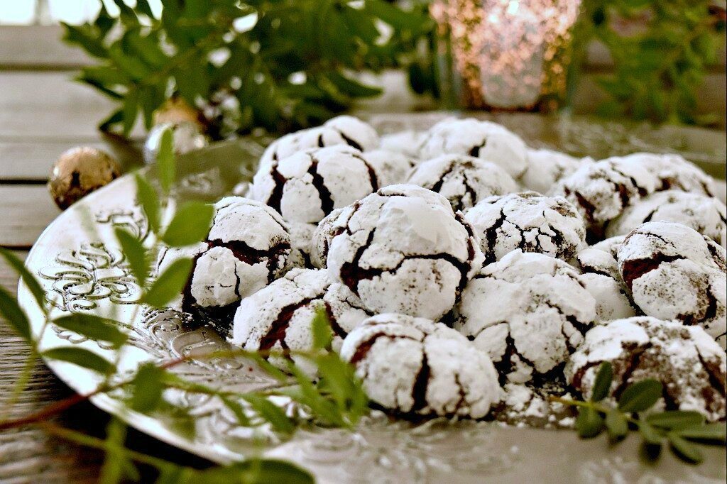 Chocolate crinkles, golosi biscotti dal cuore tenero