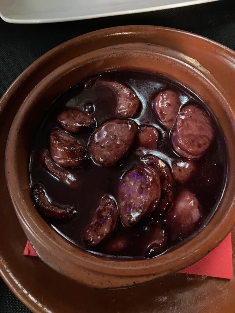 Chorizo al vino tinto