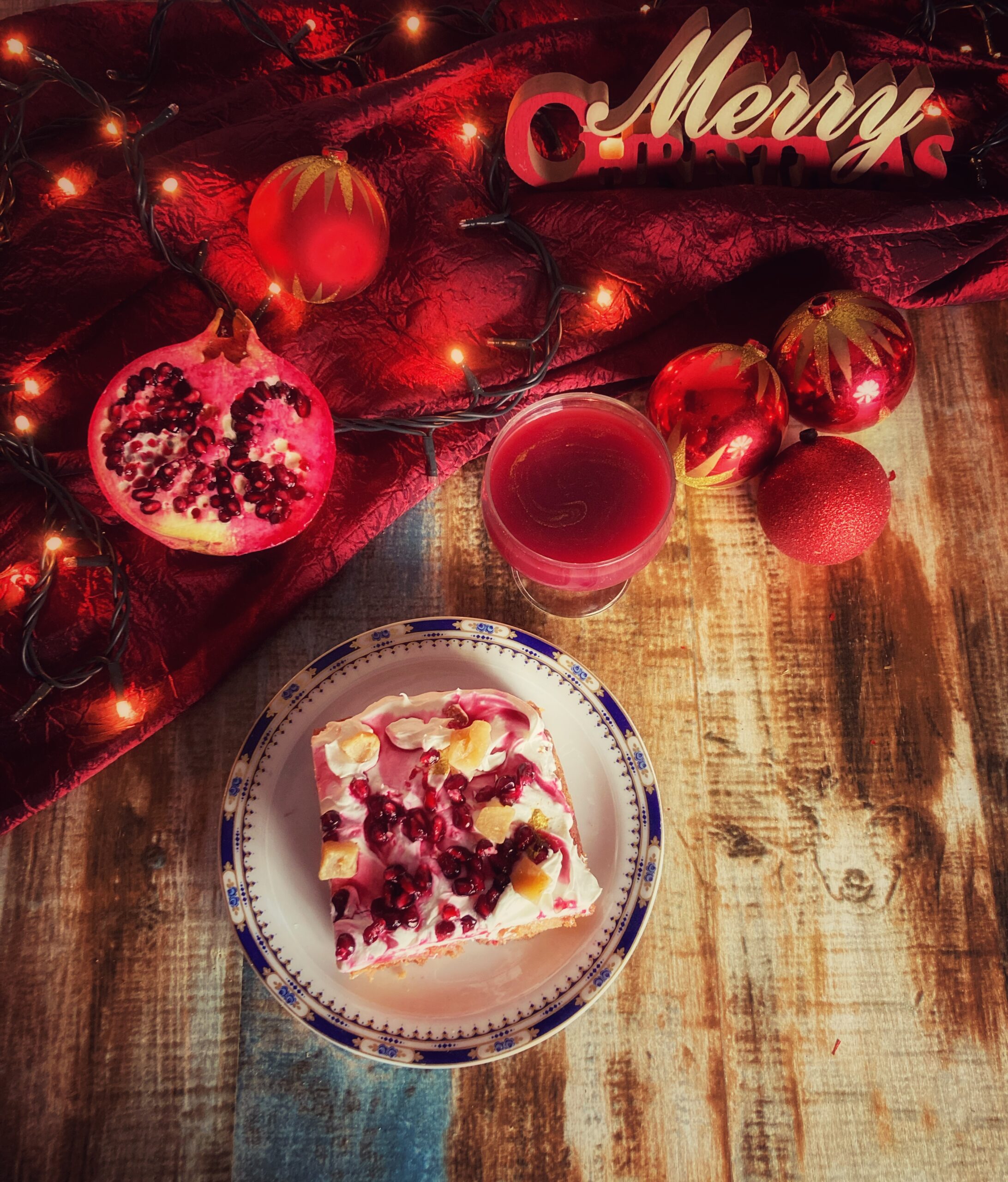 Christmas jell-o poke cake (stati uniti)