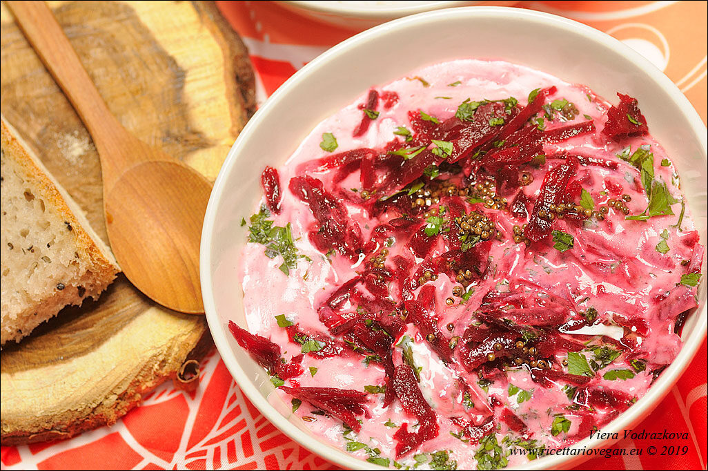Chukandar ka raita – raita di rape rosse