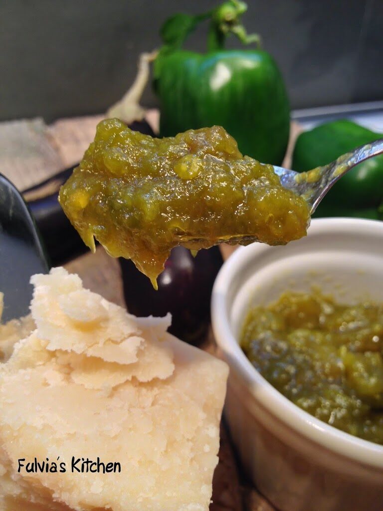 Chutney di melanzane e peperoni verdi