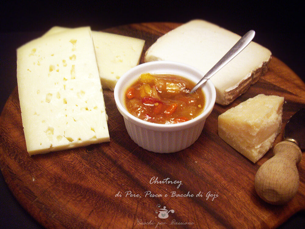Chutney di pere, pesca e bacche di goji