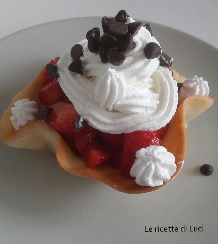 Cialda con fragole e panna