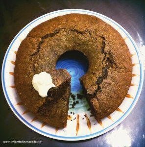 Ciambella al caffè con panna