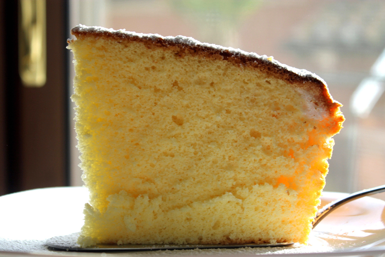 Ciambella al cioccolato bianco