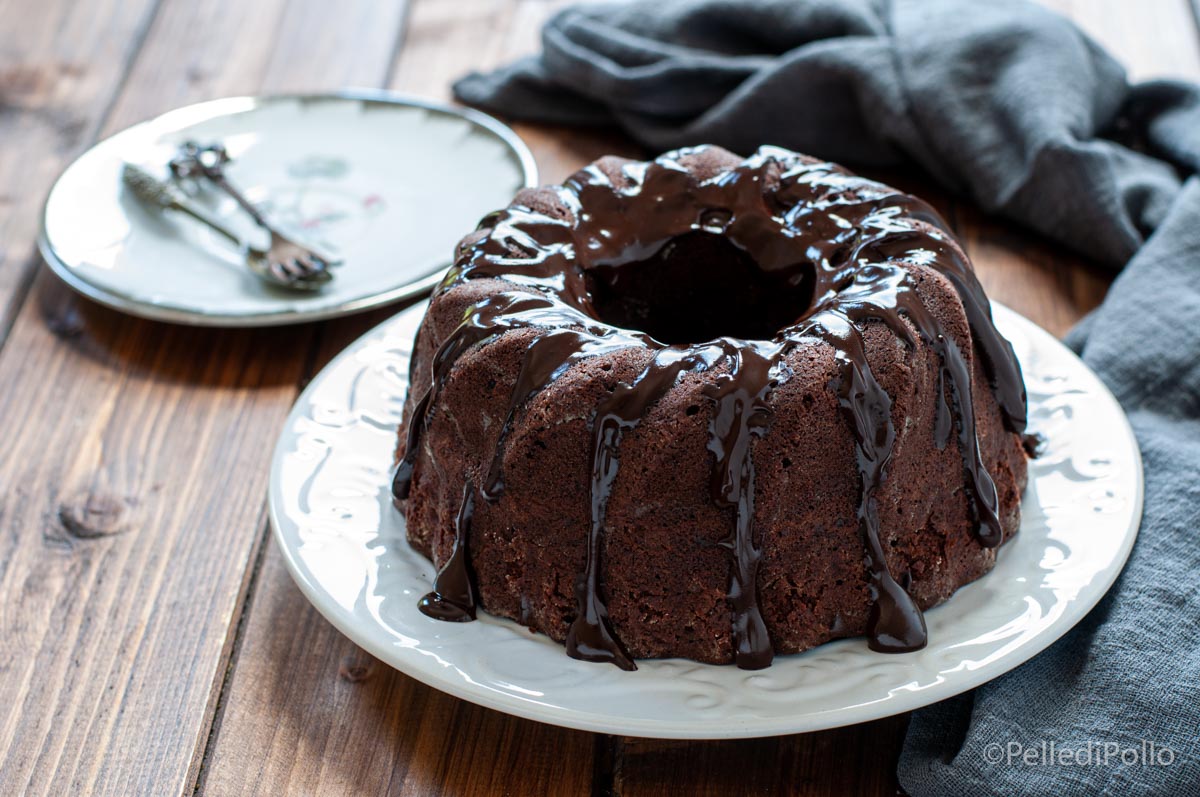 Ciambella al cioccolato e panna acida