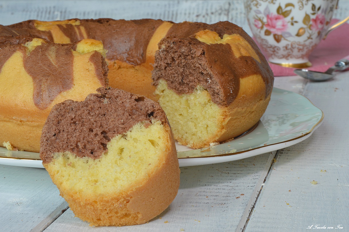 Ciambella al cioccolato e yogurt soffice